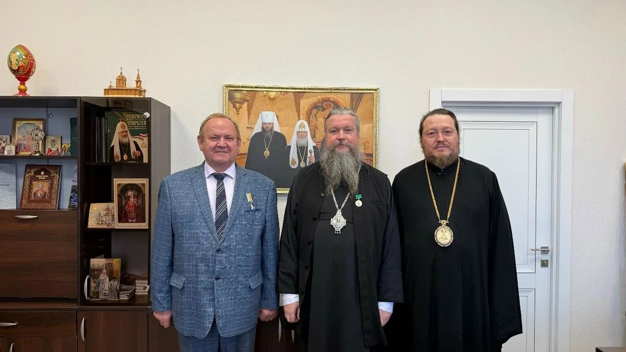 🙏 Вчера наш город с архипастырским визитом посетил митрополит Омский и Прииртышский Ди...