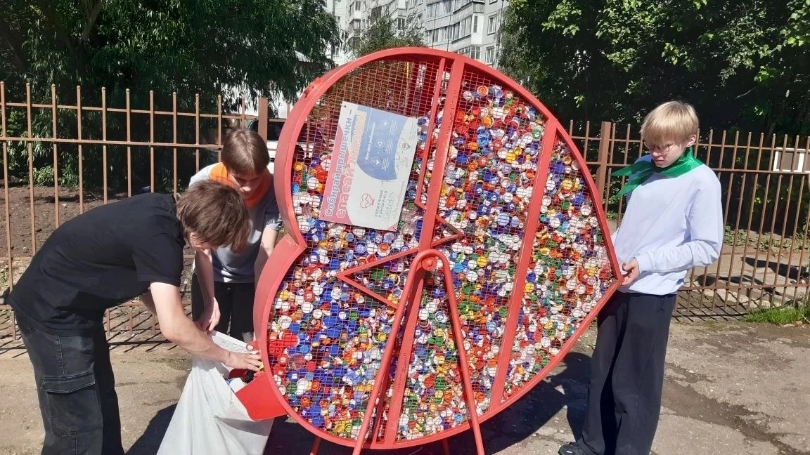 Ученики "МАОУ Гимназия №4 имени Героя Советского Союза, Почётного гражданина Новгорода И.А.Каберова"