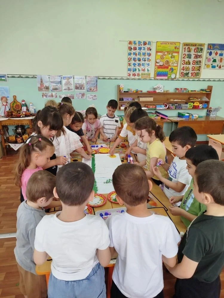 🇷🇺 С Днём России! 🇷🇺
12 июня  мы чествуем нашу Родину — большую, красивую и необъятную. 
Ко Дню 