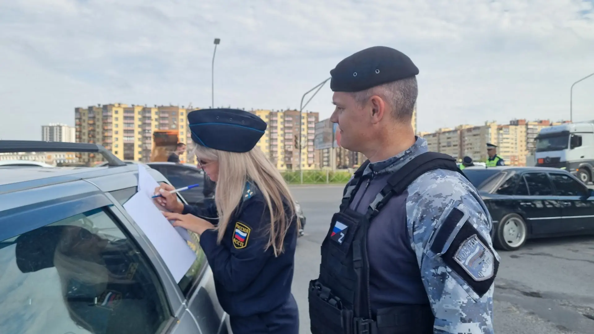 Лихая езда обернулась 77 тысячами: приставы взыскали долг автоледи из Пустошкинского ра...