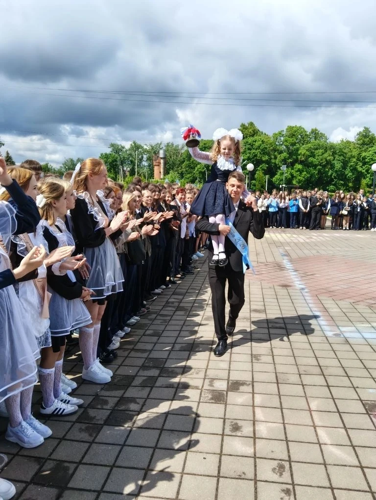 🔔 Прозвенел последний звонок 🔔  26 мая 2026 года в МБОУ Староюрьевской СОШ прошло торжественное меро