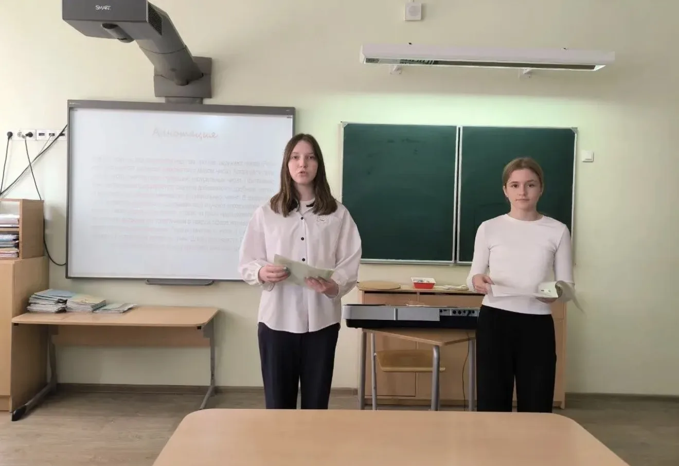Ученицы 6в класса Данилова Дарья и Волк Дарья приняли участие в традиционном муниципальном конкурсе 