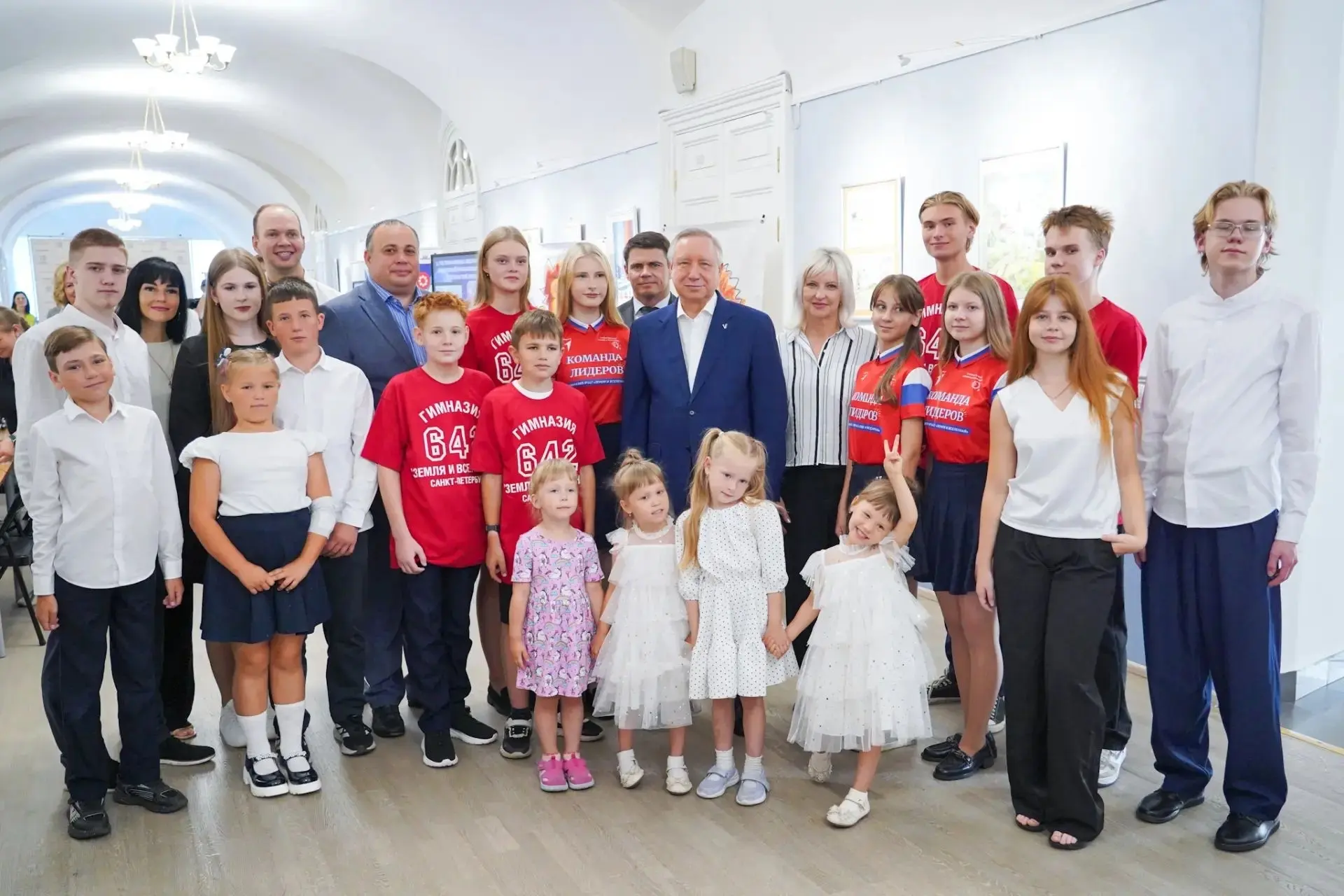 Выставка достижений Василеостровского района организована в Доме молодёжи на Большом проспекте Васил