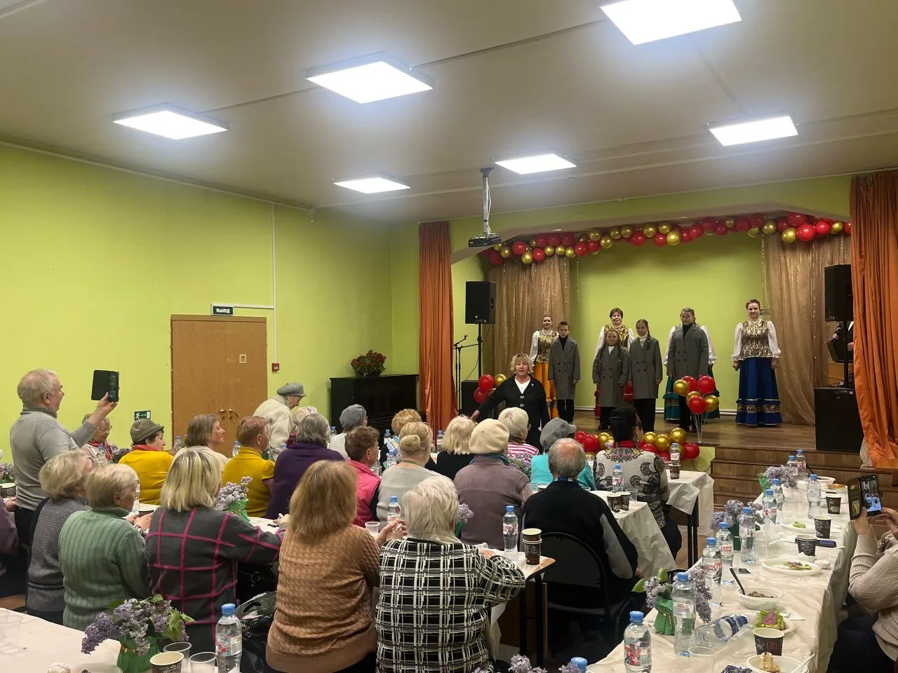 ✨ «Дорога Жизни»: встреча ветеранов в деревне Выстав ✨

Сегодня в Доме культуры деревни Выстав прошл