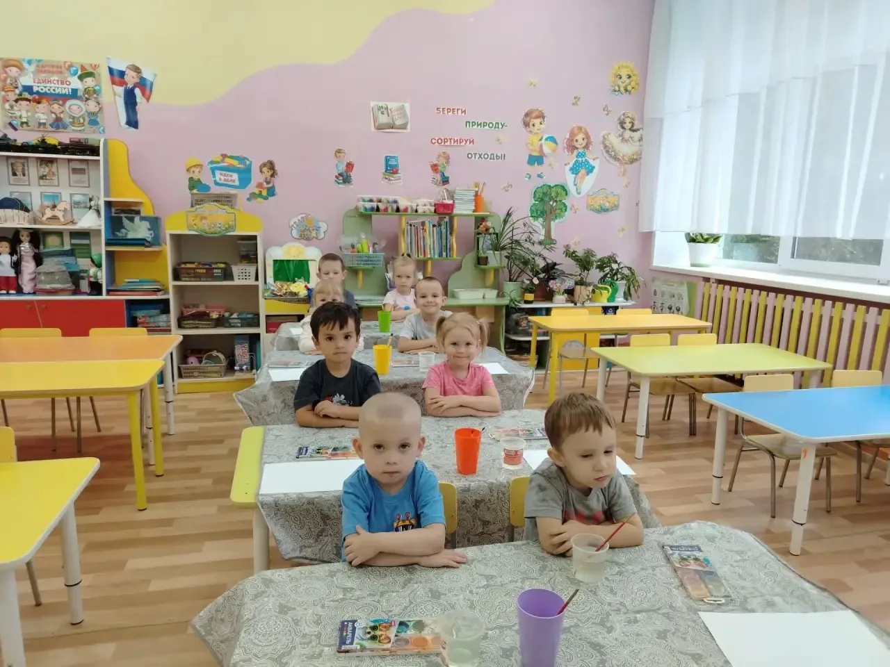 🎨 В группе «Гномики» прошло увлекательное занятие по рисованию красками на тему «Овощи...