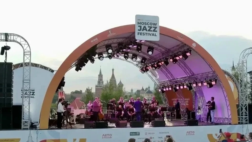 Духовой оркестр «Оренбург» выступил на Московском джазовом фестивале 🎷🎉

С 8 по 14 июня в Москве п