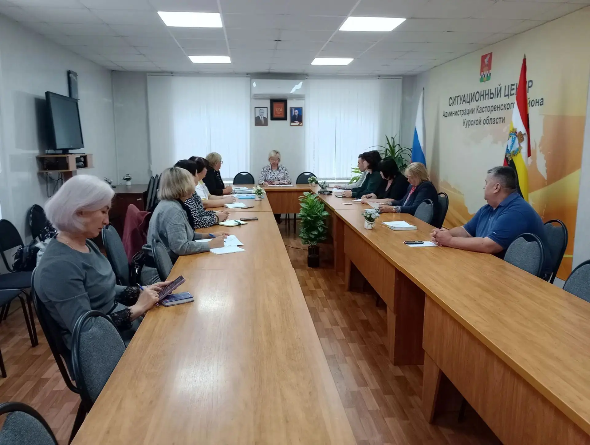 В Администрации Касторенского района состоялось плановое заседание комиссии по делам не...