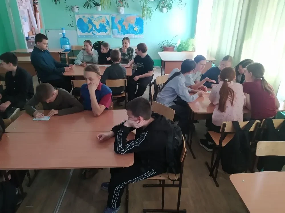 В этом году исполняется 65 лет со дня первого полета в космос человека. "Юные Титовы и Гагарины" из 