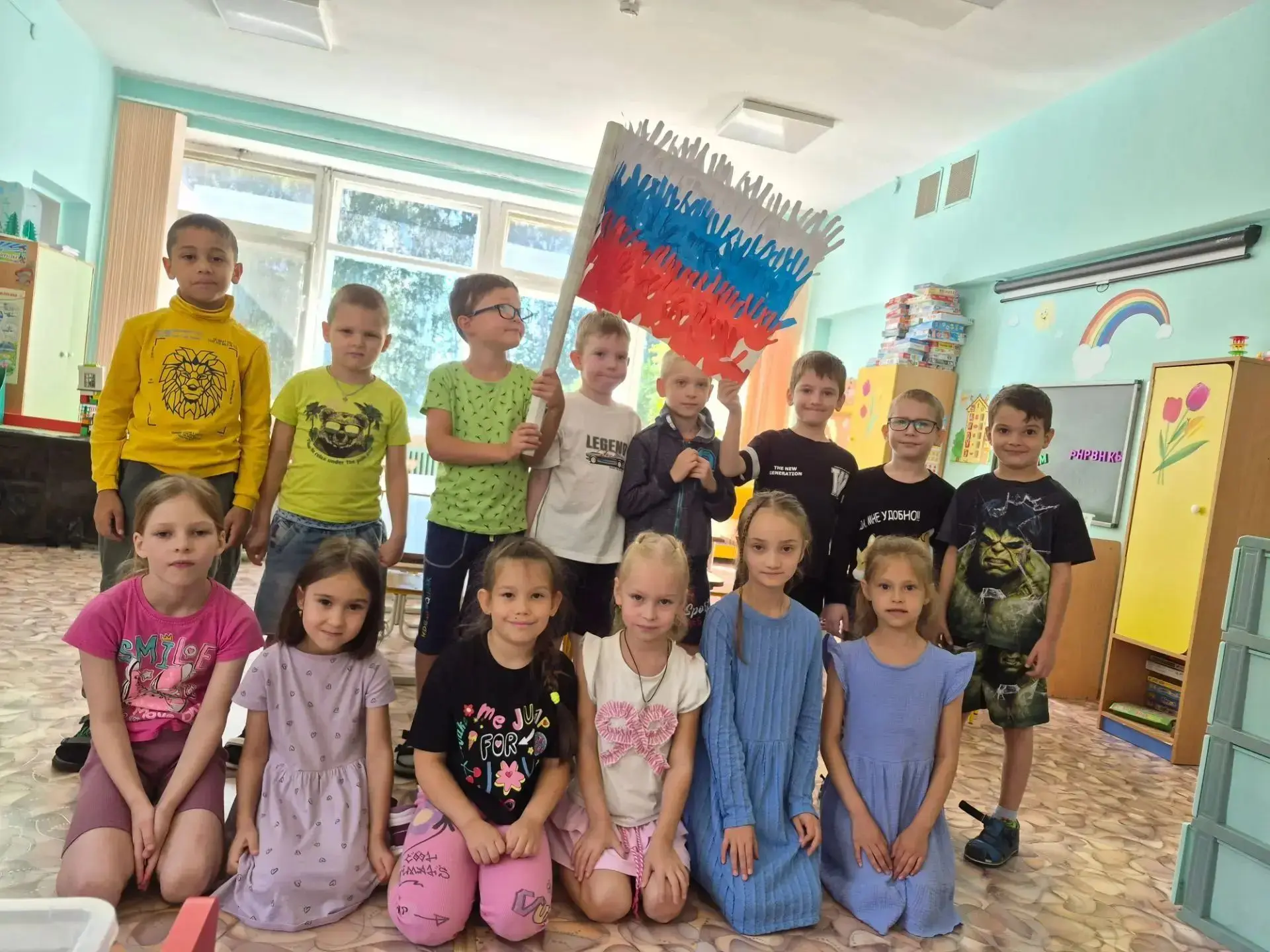 🎉 В детском саду №523 прошёл особенный праздник — День Государственного флага Российск...