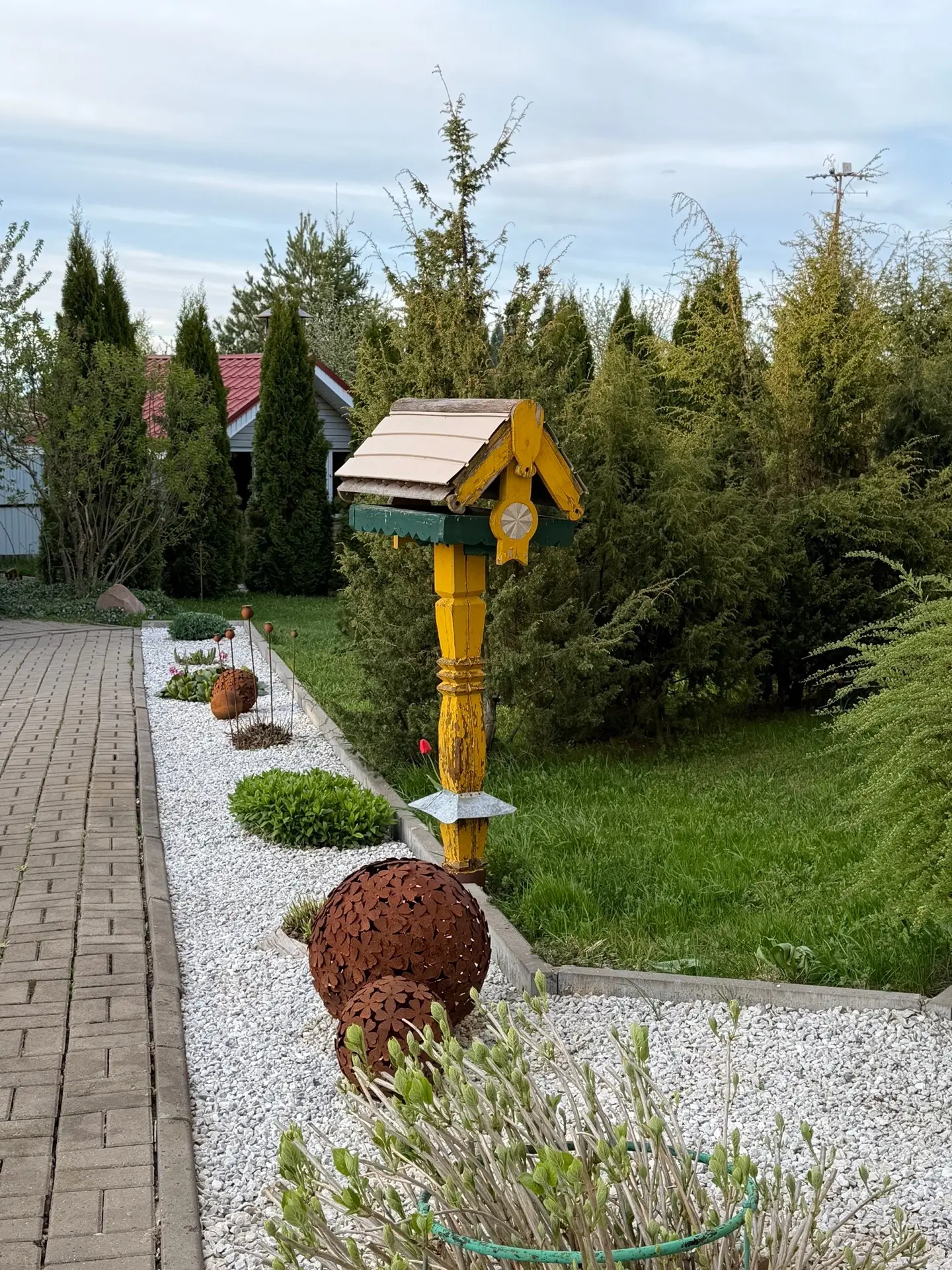 Прогноз погоды оправдался. Сегодня целый день дождь и холод ☔️  Поэтому мы уехали в город. Сегодня м