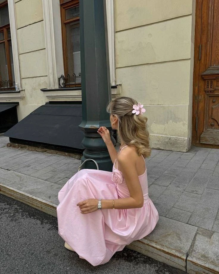 👱🏼‍♀️Почему волосы быстро становятся жирными?  • Часто трогаешь волосы руками. • Моешь голову горяче