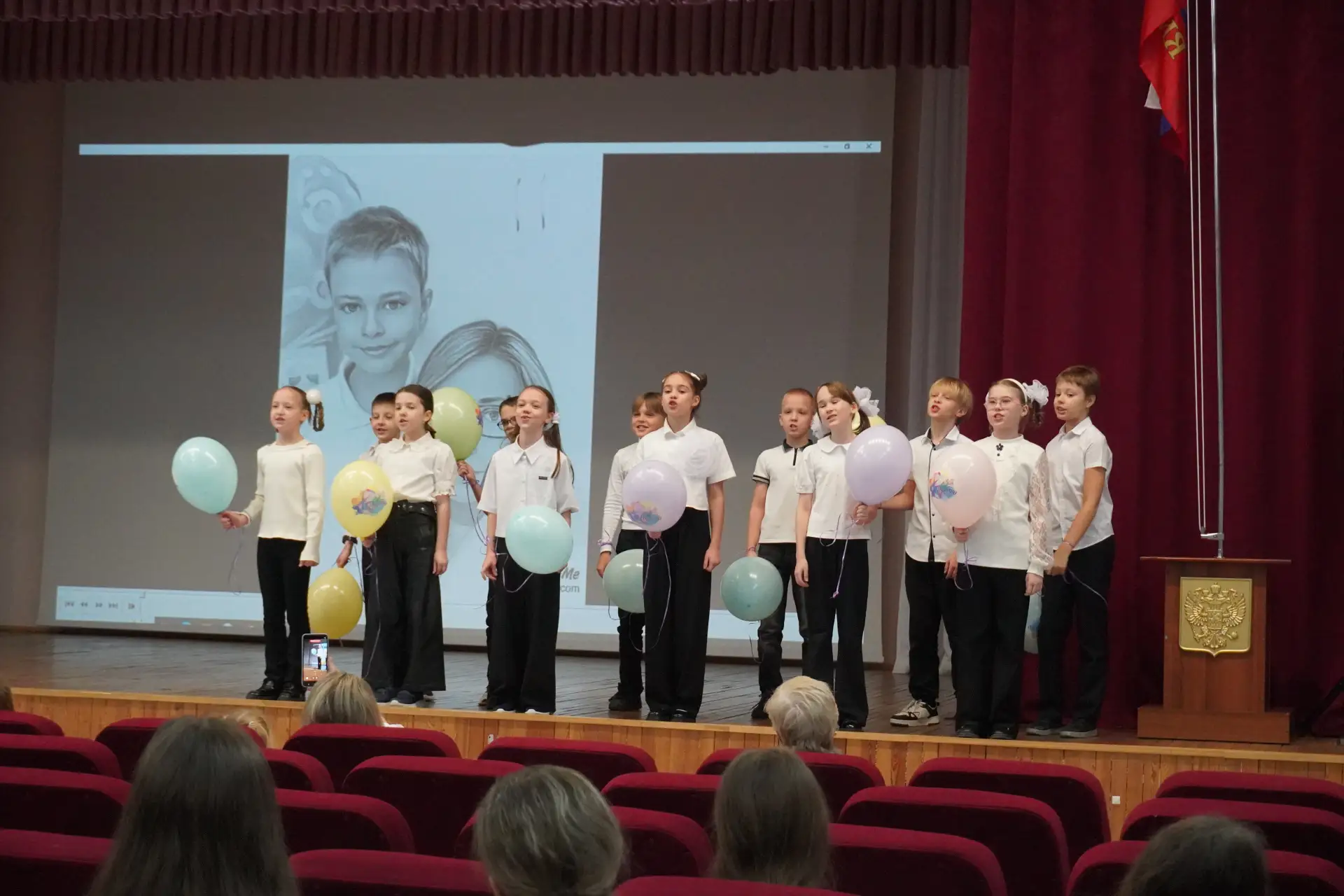 🎤6-го марта в нашем актовом зале состоялся праздничный концерт, посвящённый празднованию Международн