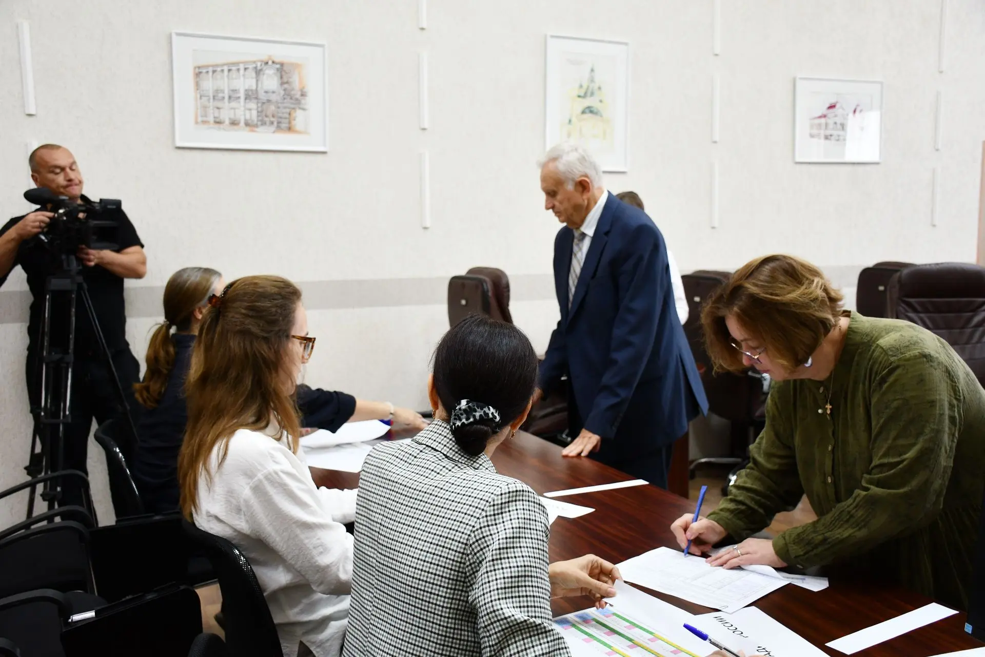 В облизбиркоме состоялись жеребьевки по распределению бесплатного эфирного времени на р...