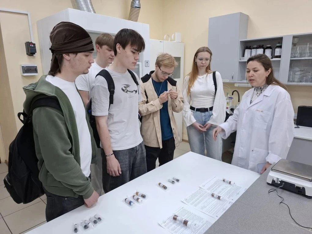 Второкурсники направления «Стандартизация и метрология» познакомились с научной базой У...