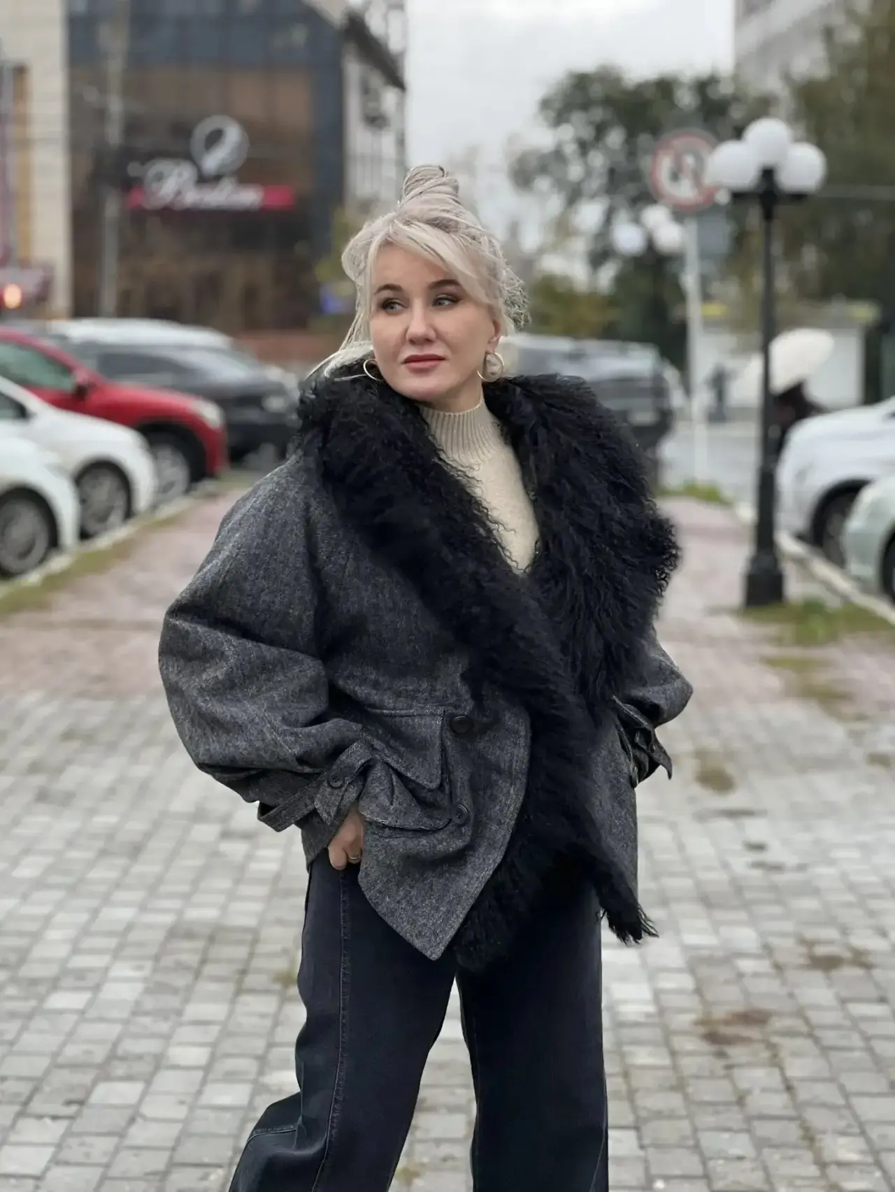 Хочется выглядеть шикарно даже в холода? Тогда это пальто — ваш идеальный выбор! Натура...