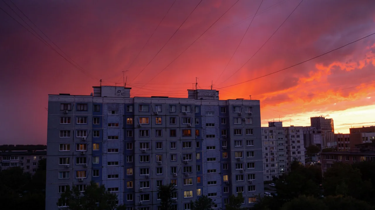 Сегодня днем в Хабаровске температура воздуха составит 22.. 24 °C. Ветер юго-западный, 9 - 14 м/с. К
