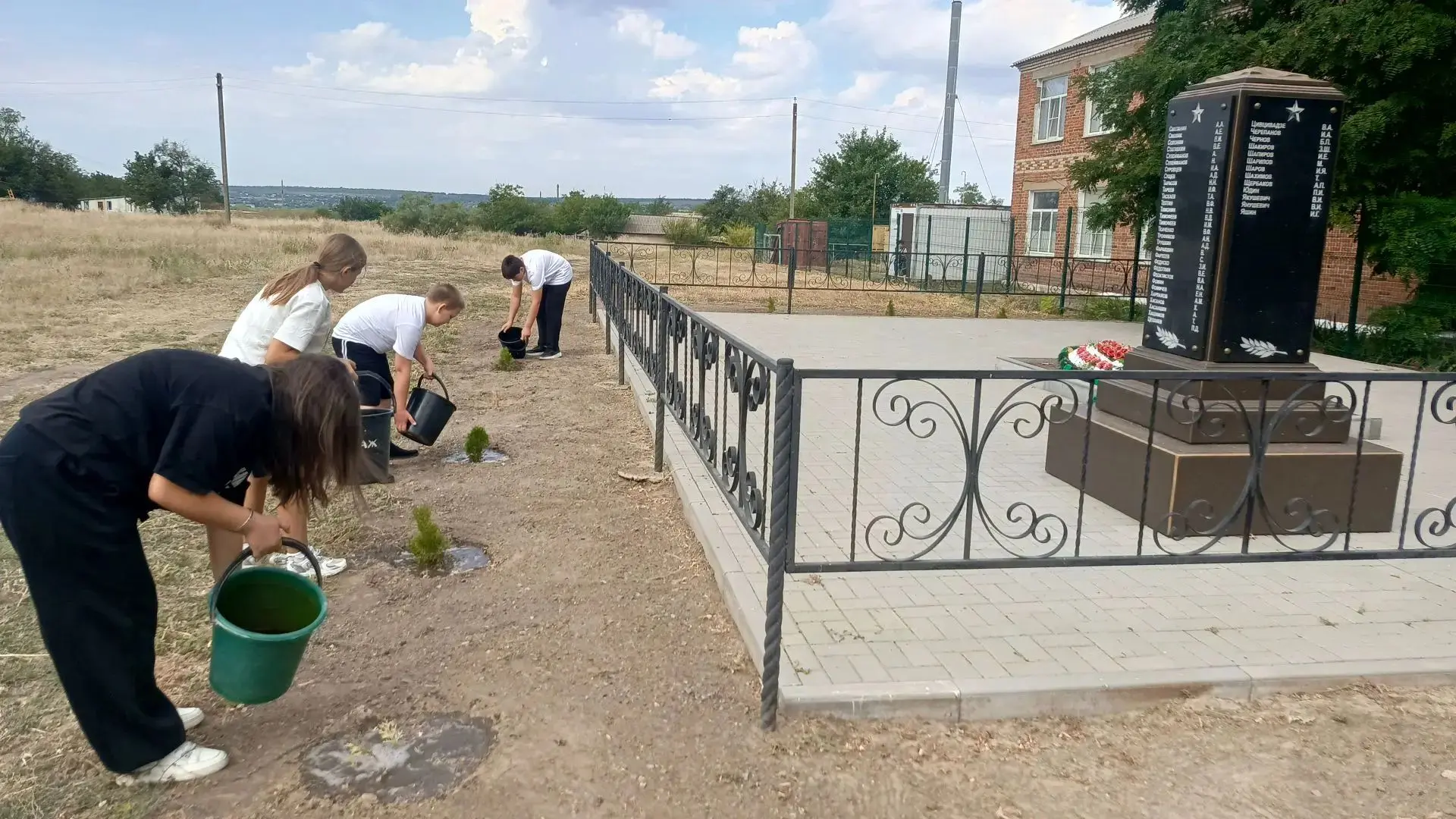 В рамках всероссийской акции «Сделаем хутор чище» и региональной акции «Любимый Дон»  о...