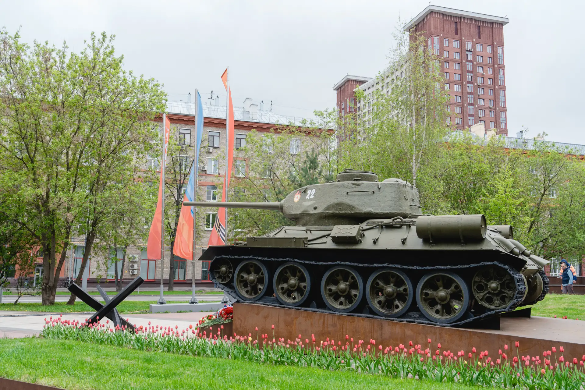📆 История Победы рядом с нами  День за днем мы спешим в школу по знакомым улицам. Но в преддверии 9 