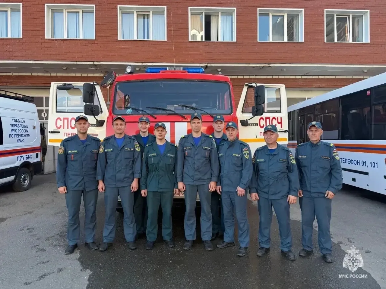 📍Огнеборцы МЧС России спасли двух человек на пожаре

В Перми на улице Коломенская произошло возгора