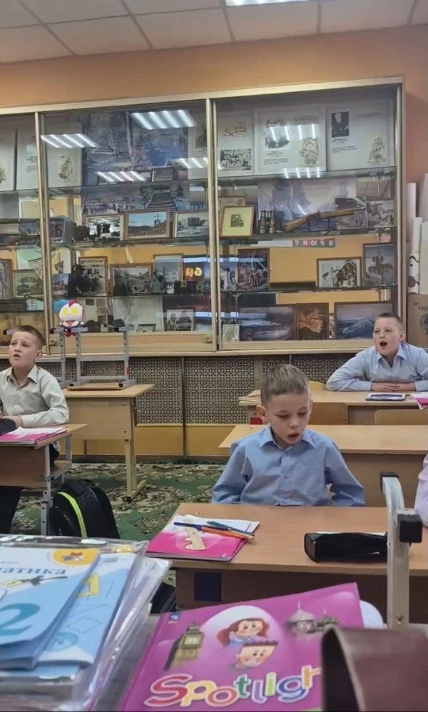 ⚡Как совместить английский язык, дружбу и творчество?