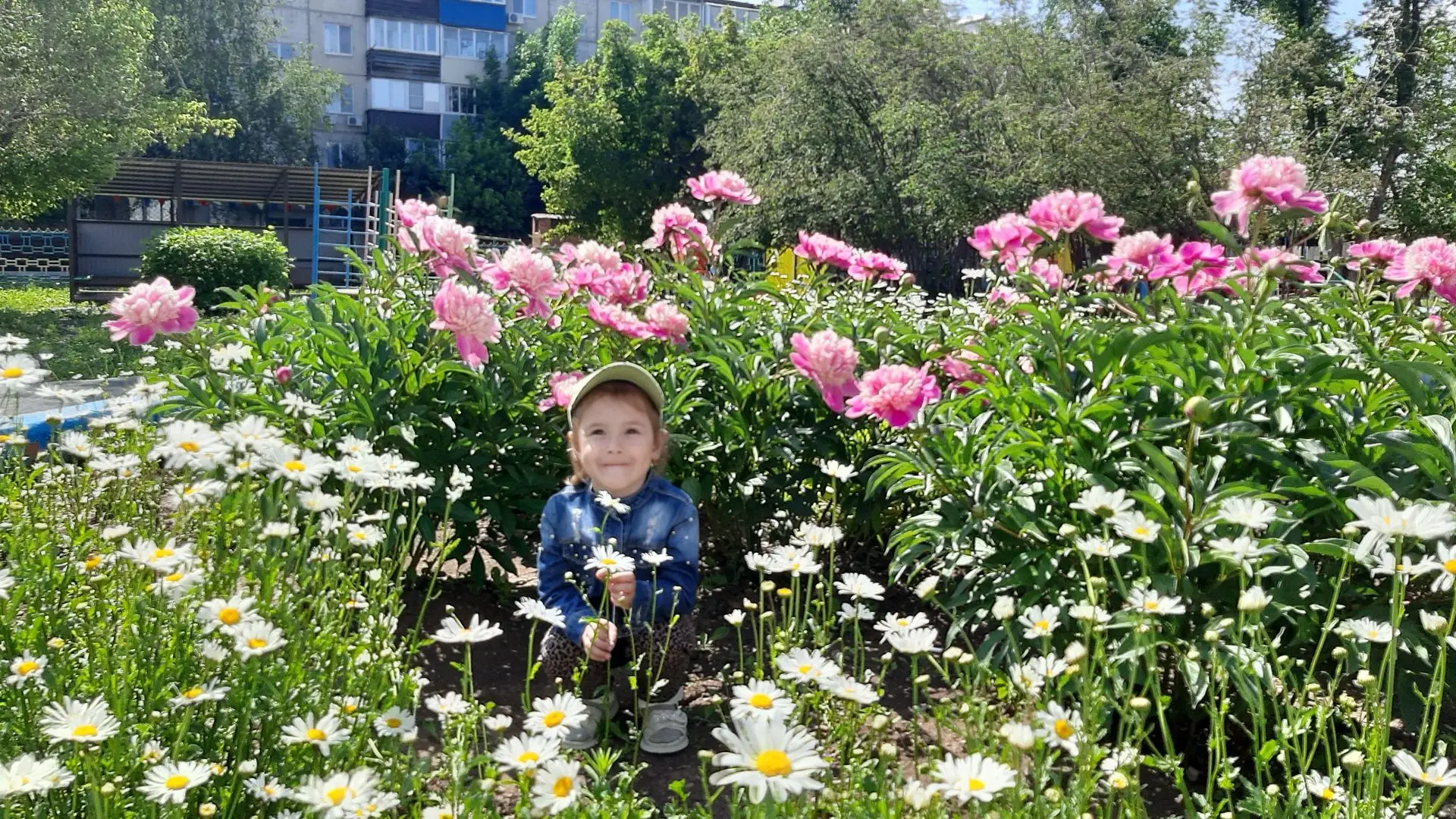 🌿 Зелёный мир МАДОУ №20
 
Планета Земля – наш общий дом, каждый человек, живущий в нём, должен забо