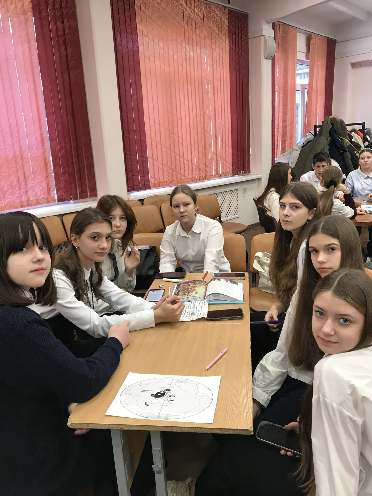 21 января команда гимназии №49 «Путеводная звезда» в составе учащихся 6г и 6д класса  (Байбековой Ро