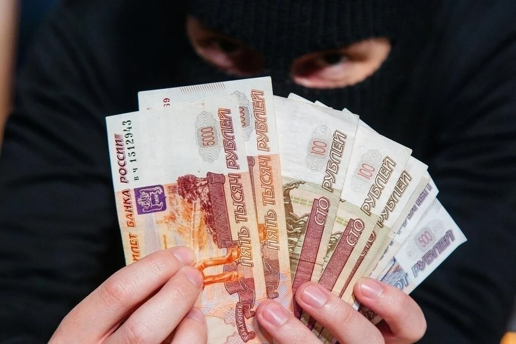 😱 11-классник из Нижнего Новгорода отдал мошенникам рюкзак с деньгами и золотом родите...