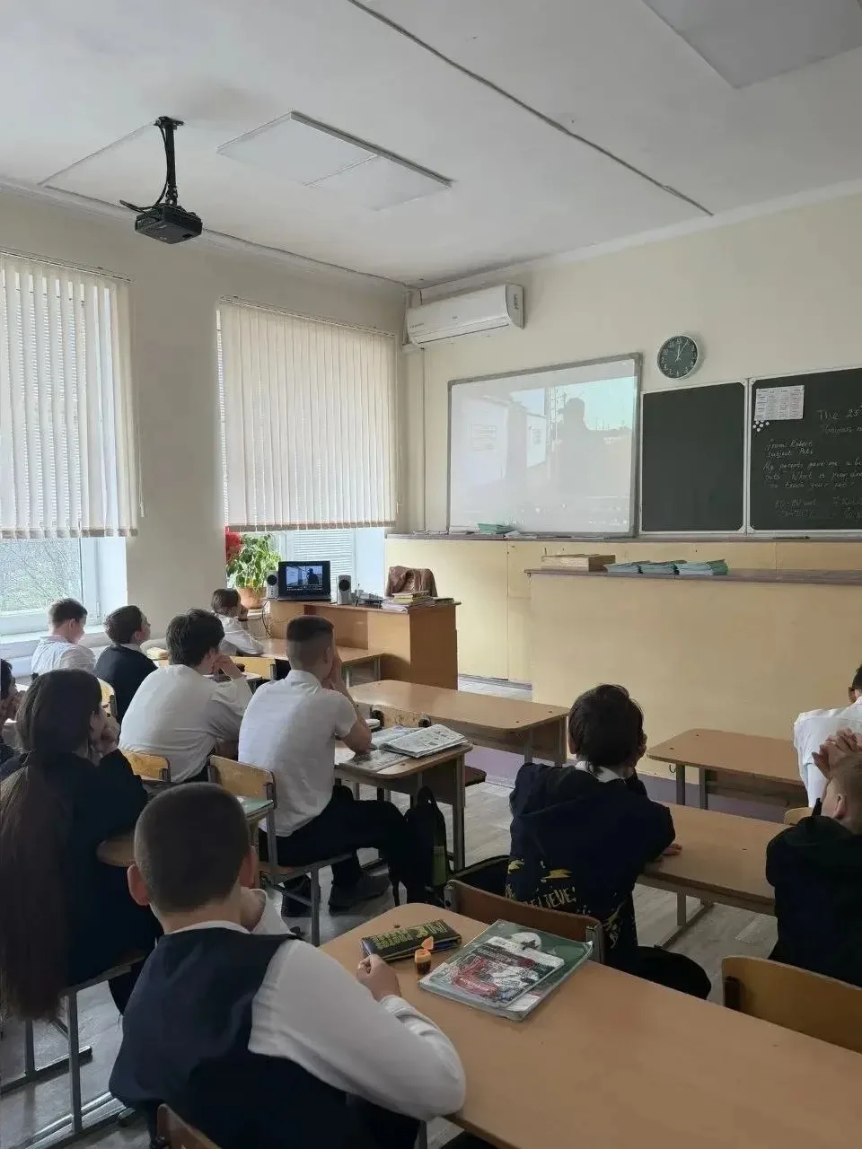 БЕЗОПАСНОСТЬ В ПРИОРИТЕТЕ   ✏️25 марта социальный педагог Ю.В. Ивашкина провела важную встречу с уче