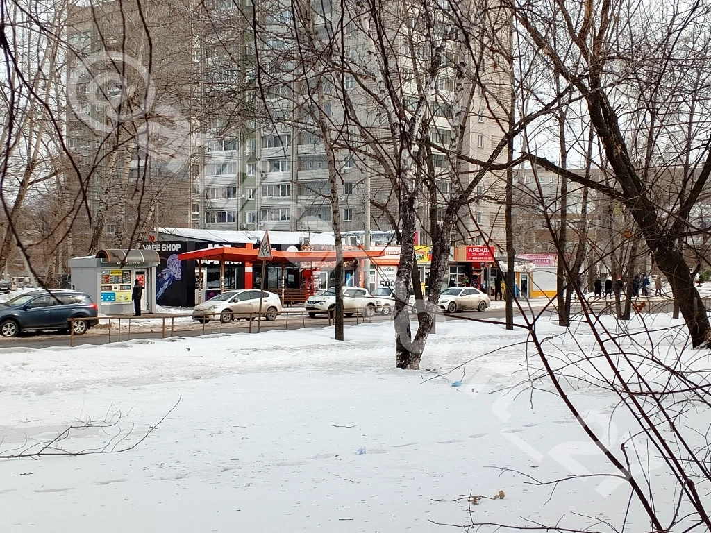 Продолжается оккупация остановок общественного транспорта водителями-частниками.