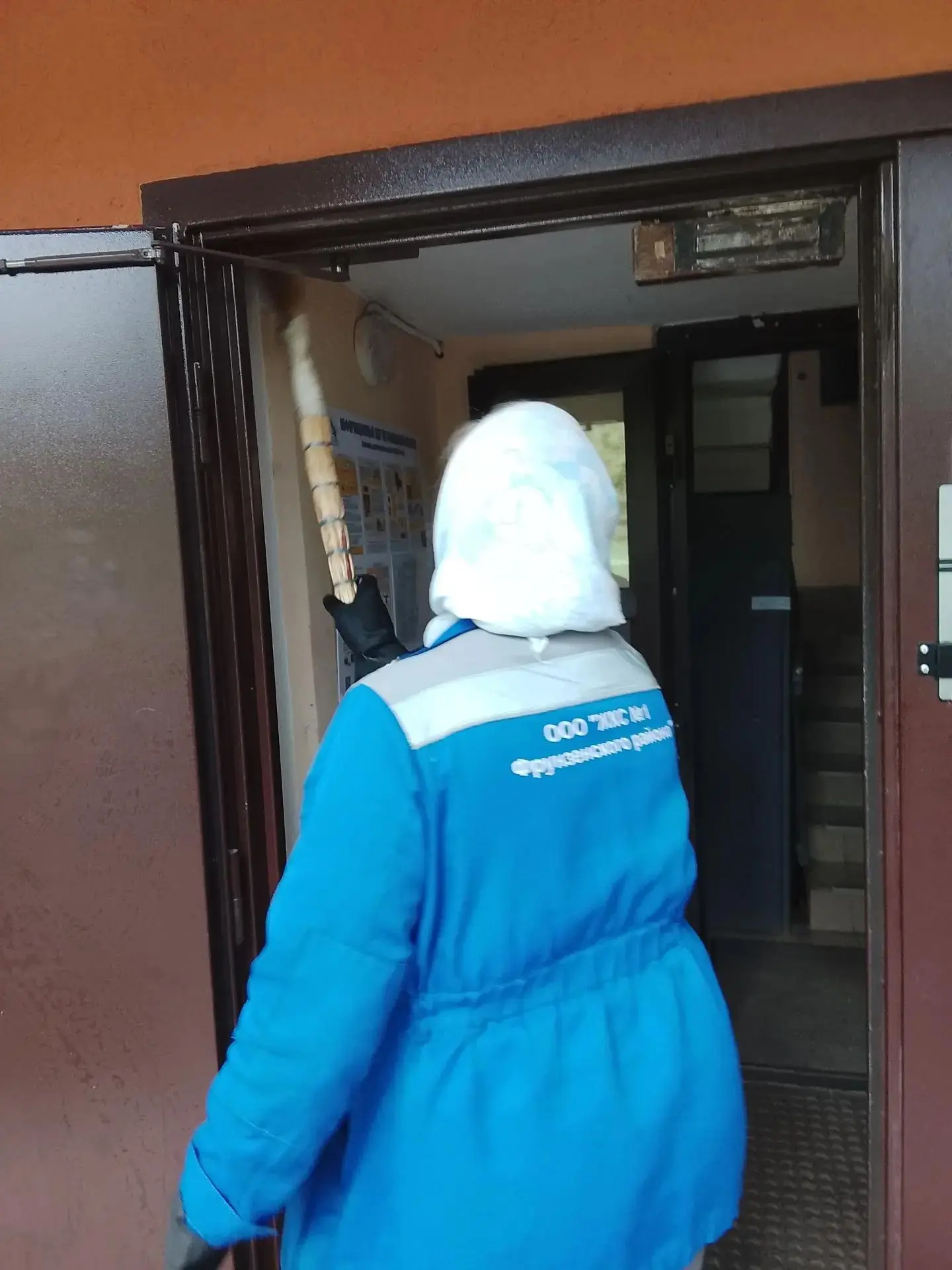 Мытье и уборка лестничных клеток 🗑🧹