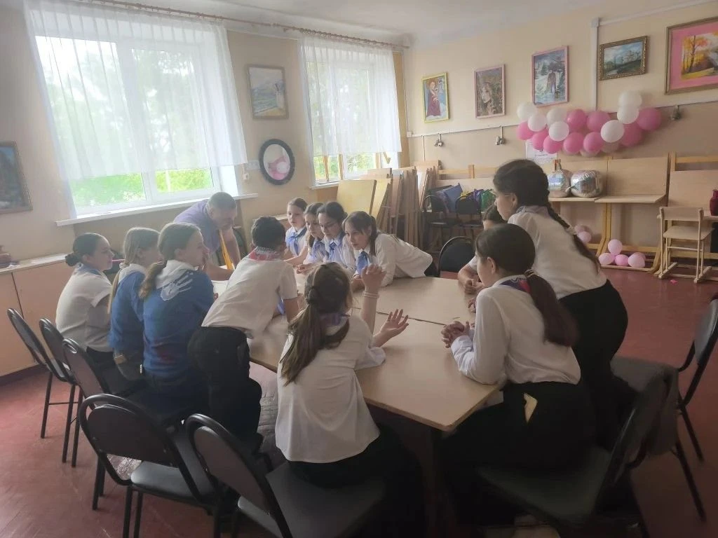 В рамках акции «Вместе в будущее», приуроченной к Дню детских объединений и организаций...