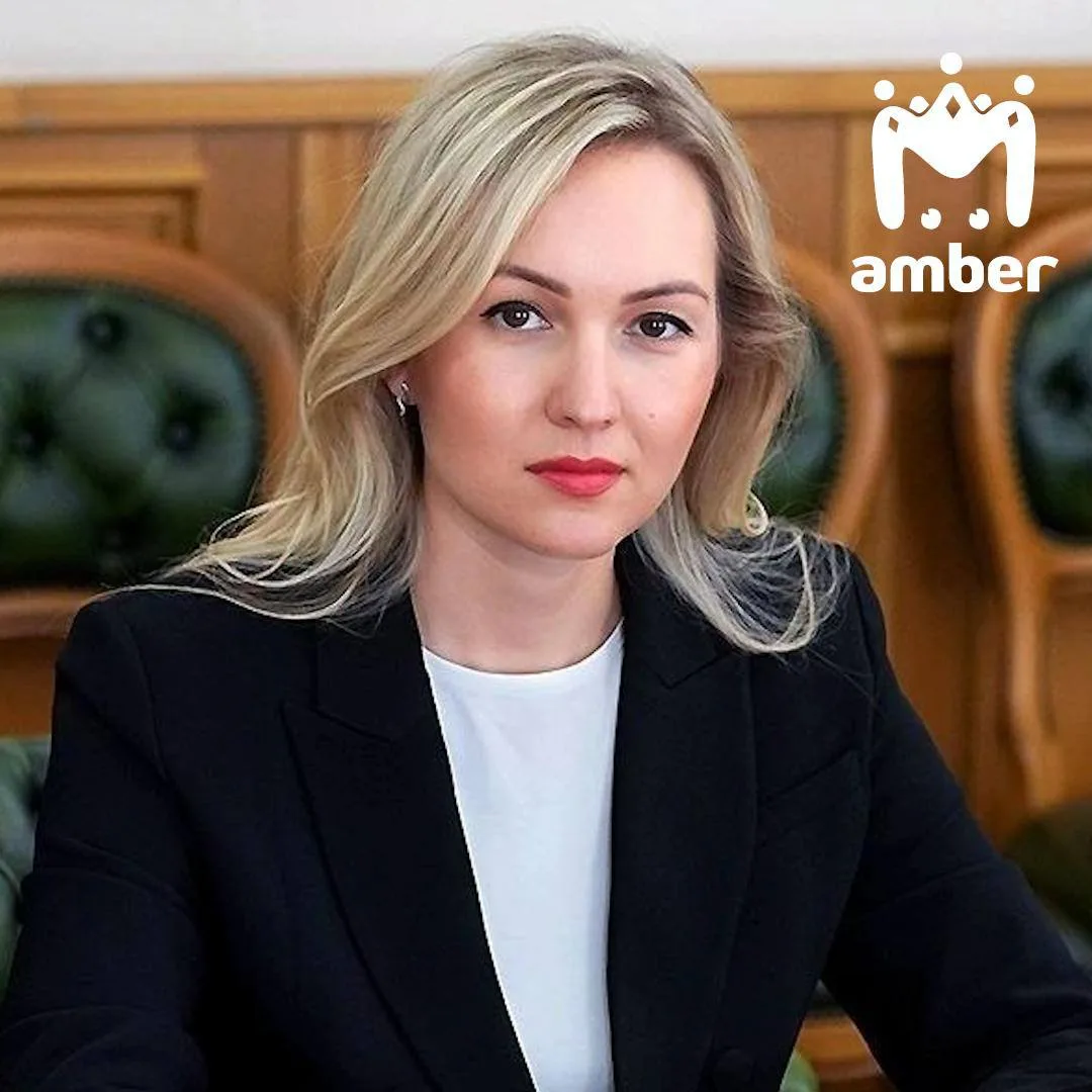 Бывший министр молодёжной политики Анна Мусевич и её муж Никита вышли из под домашнего ...