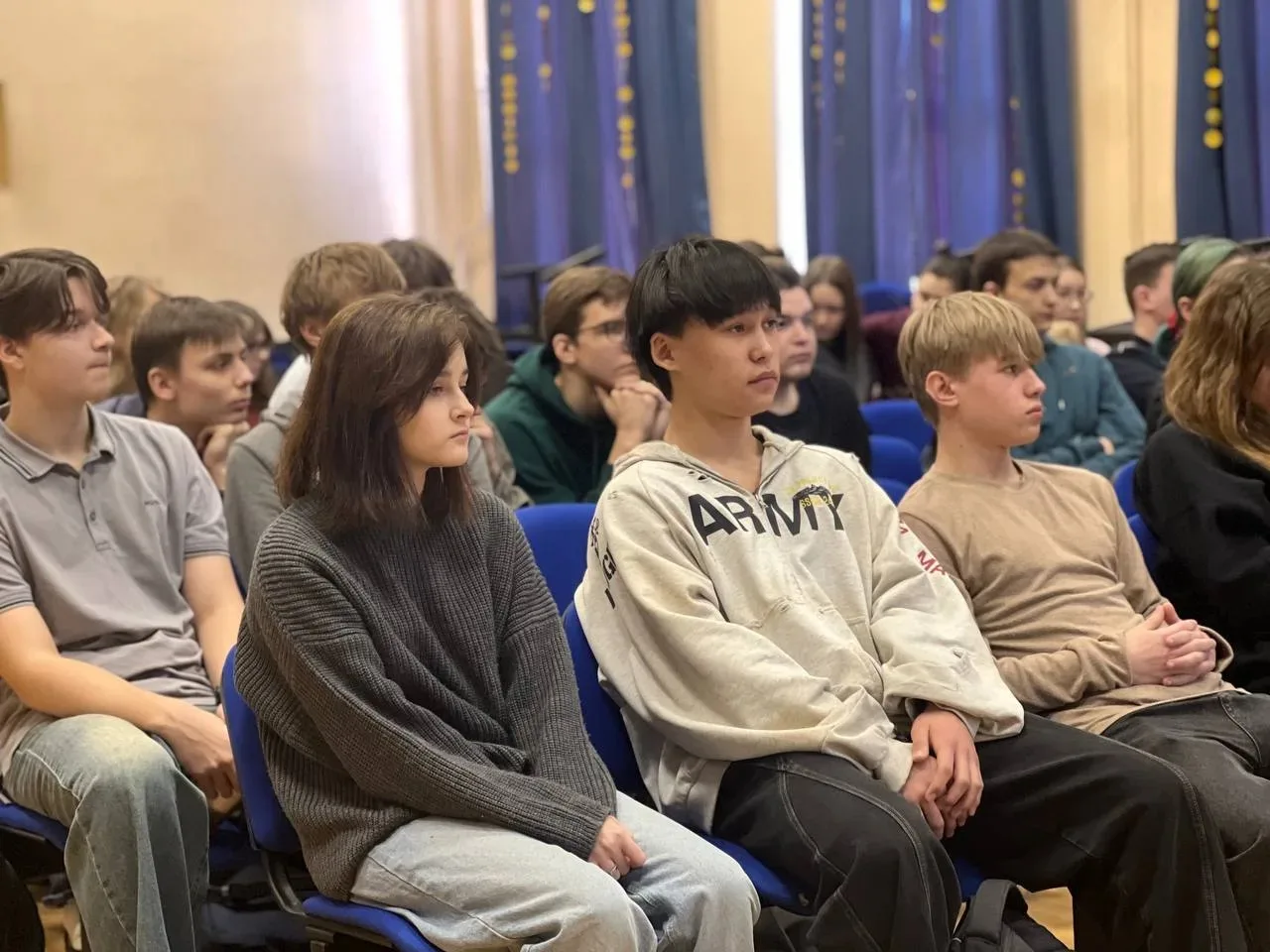 🧬 Встреча с экспертами  📍 Ленинский проспект, 34А  ⚡️ Для учеников 10-х классов состоялась встреча с