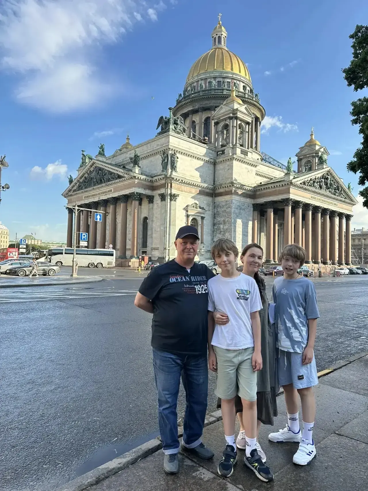 ☀️НАШЕ ЛЕТО☀️

Путешествие продолжается, география расширяется, и сегодня вместе с Романом и Даниило
