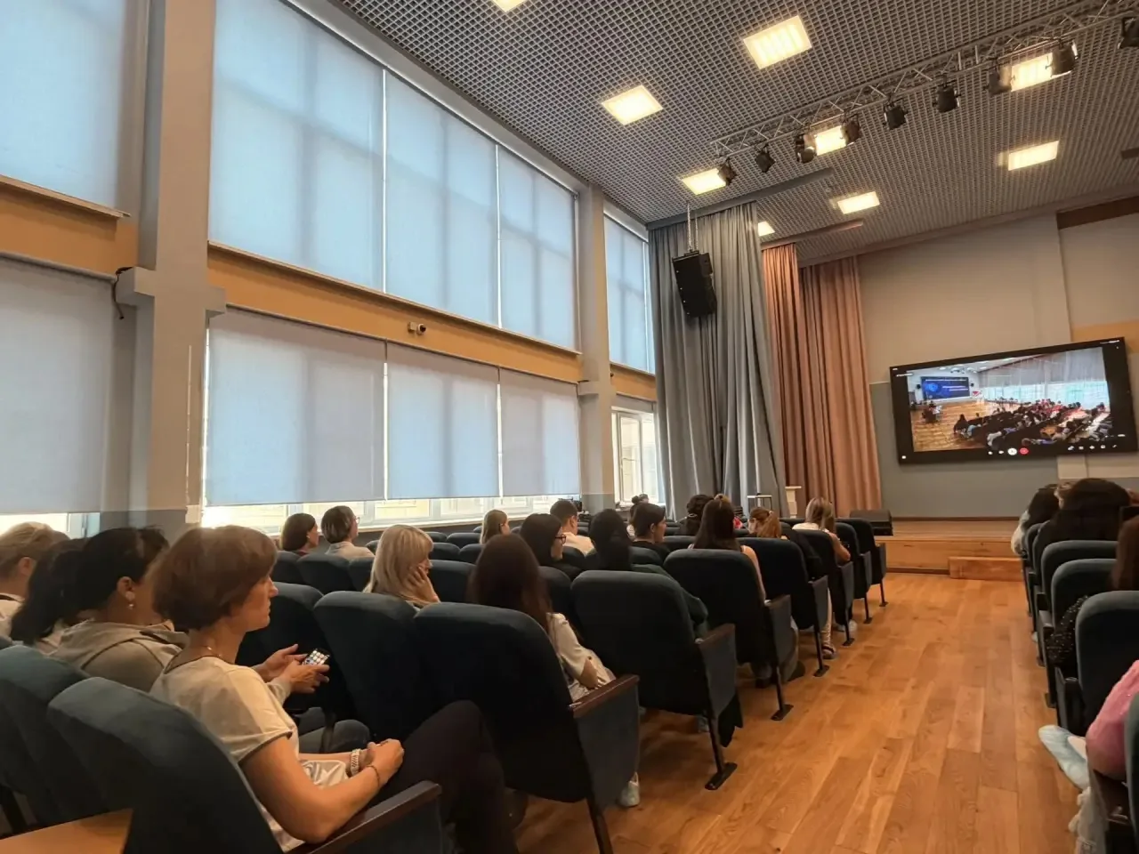 20 мая 2026 года в 17:00 состоялось районное родительское собрание, проведённое в онлайн-режиме. Тем