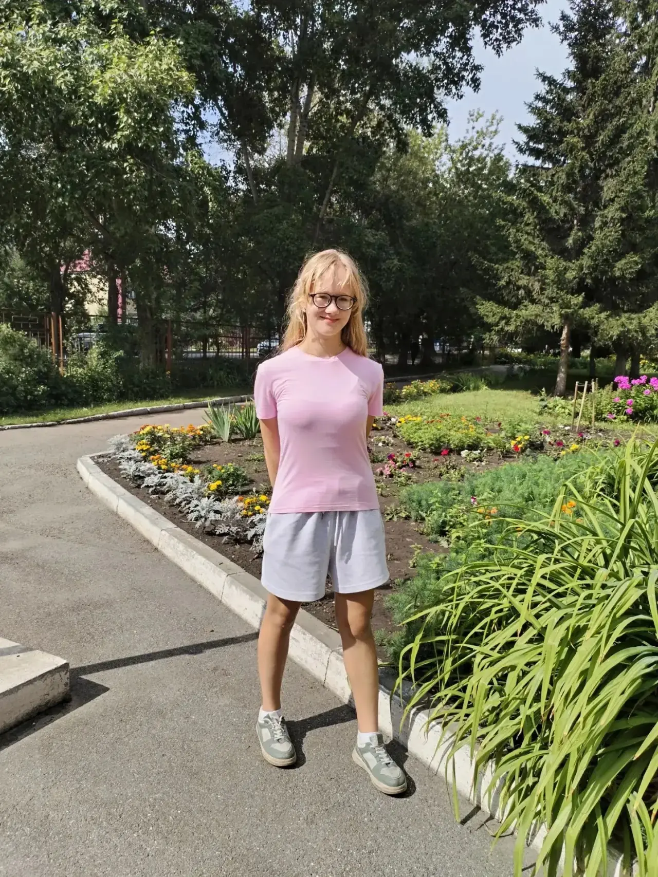 🌟 Гимназия в лицах: Алёна Меновщикова, 5 Г класс! 🌟

Алёна — настоящая звезда нашей гимназии: учит