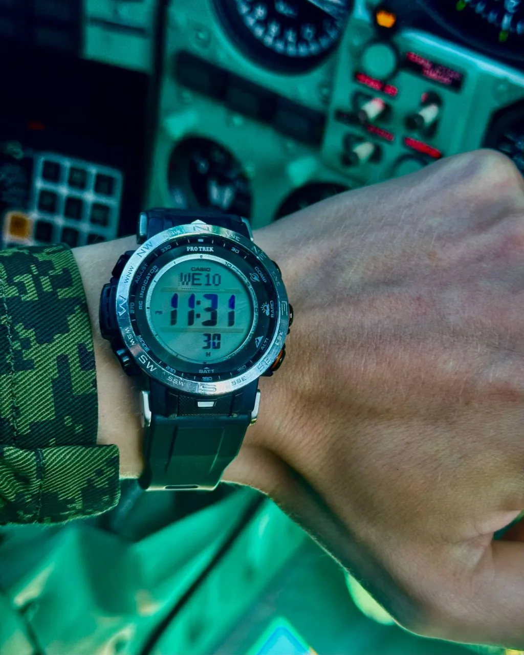 Возвращаемся к основной теме канала.

CASIO PRO TREK PRW-30-1A. 
Краткий отзыв владельца.

6 лет на 
