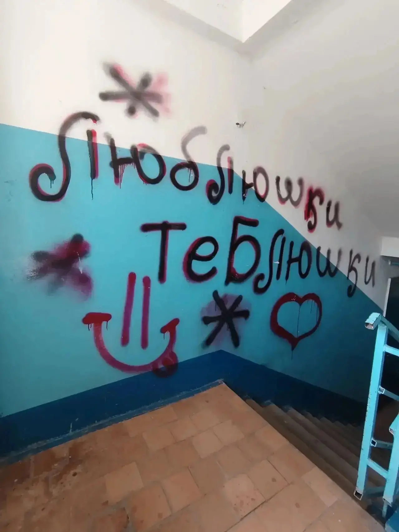 «ТАЗИКИ НА ЧЕРДАКЕ» — ЭТО НЕ РЕМОНТ! В ЛЕНИНОГОРСКЕ НАКАЗАЛИ ПРЕДСЕДАТЕЛЯ ТСЖ «СТРОЙИНД...