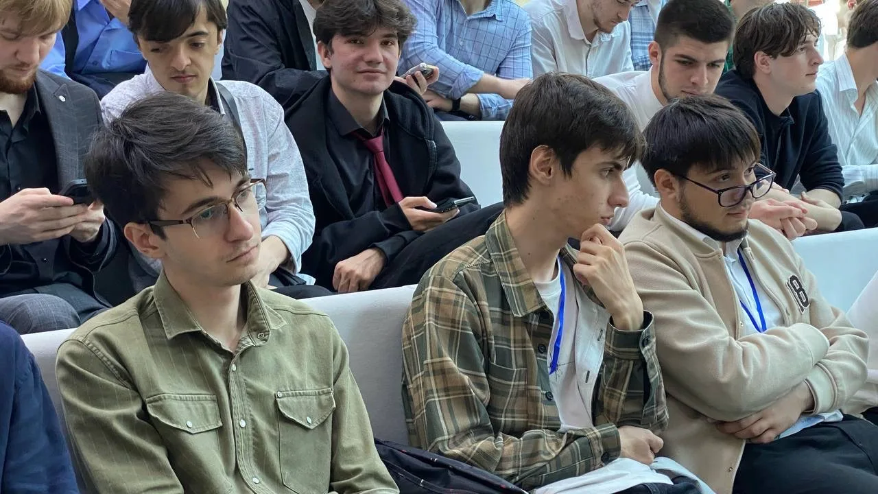 🔥Второй день фестиваля цифрового искусства в ГГНТУ!  🔗22 мая участники фестиваля «Народные промыслы: