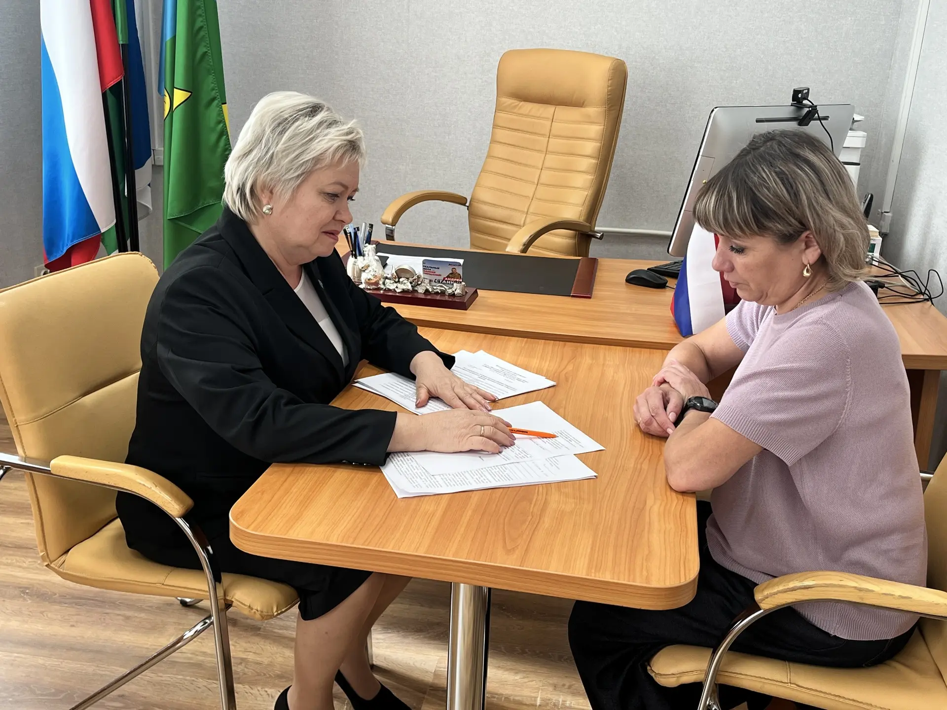 🤝В Думе Советского района состоялась рабочая встреча председателя Людмилы Ашировой с н...