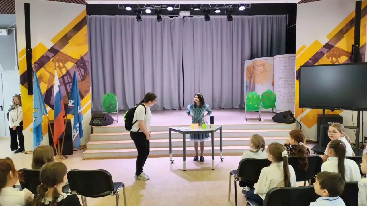 🎭 В мае 2026 года школьный театр на английском языке под руководством учителя английск...