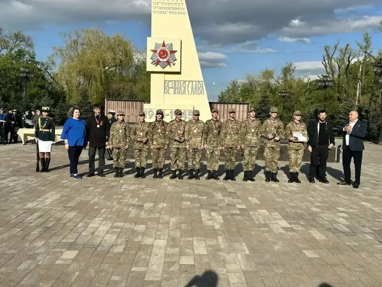 Добрый день! Дорогие друзья! В настоящий момент наши ребята-зарничники приехали в город Пятигорск дл