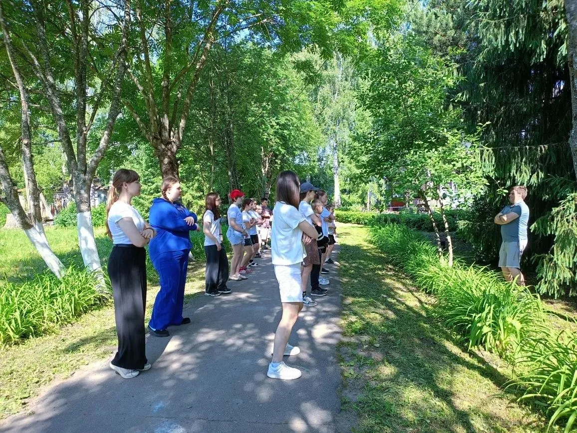 🌞 Сегодня в нашем лагере был невероятно насыщенный и интересный день! 🌞Утро, как всегда, началось 