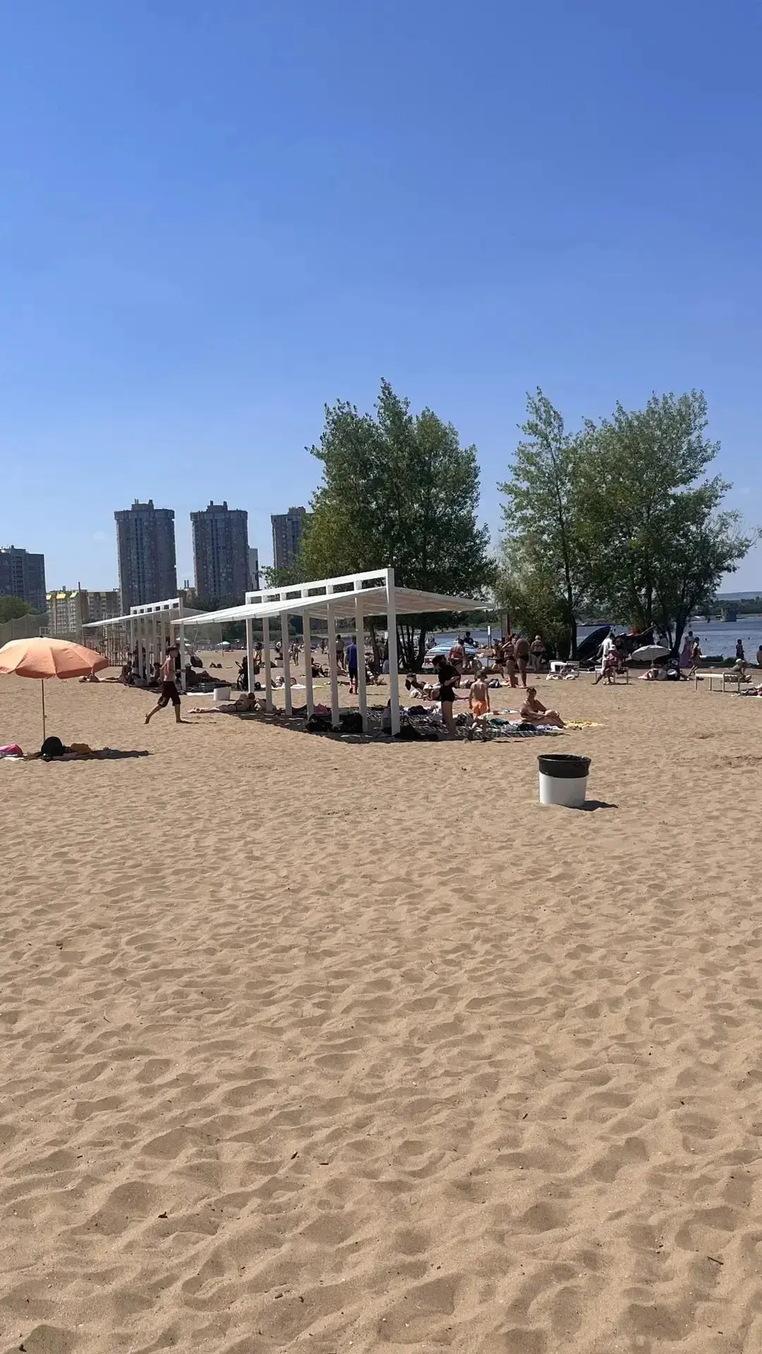 Жители Энгельса положительно оценили обновление Городского пляжа