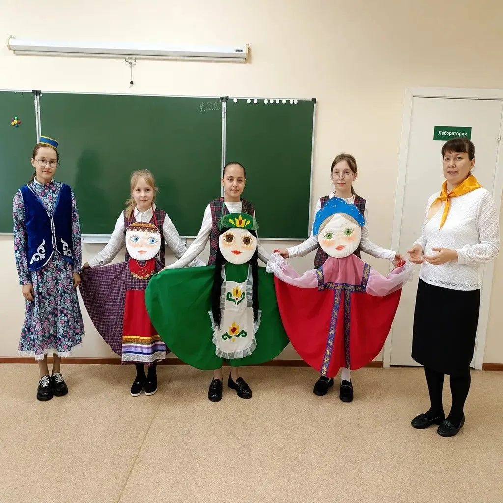 В Иштуганской школе прошёл фестиваль «Этно-лаборатория: Хоровод дружбы»