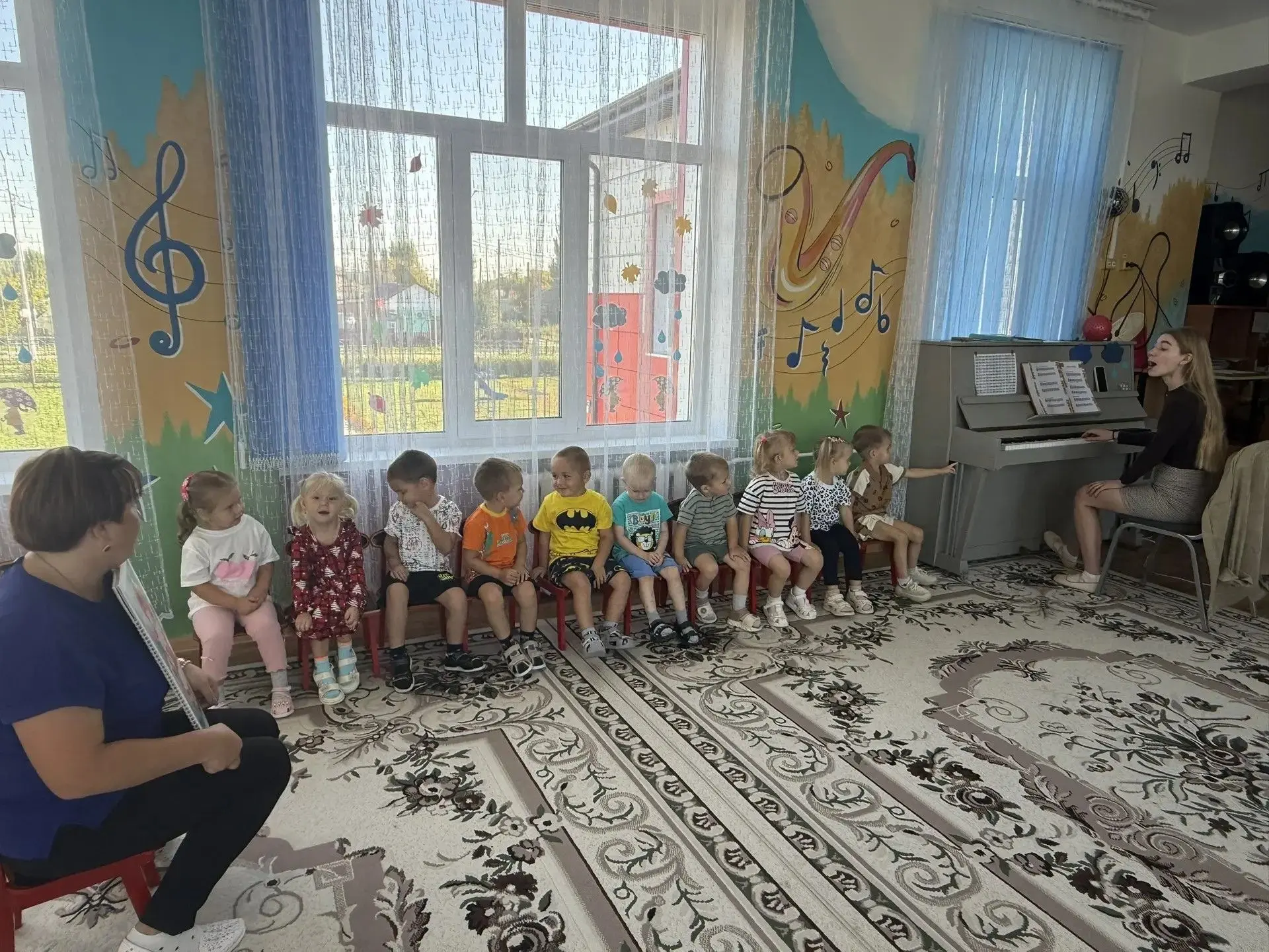 Хотим поделиться новостями из нашей второй младшей группы. Сегодня на музыкальном занят...