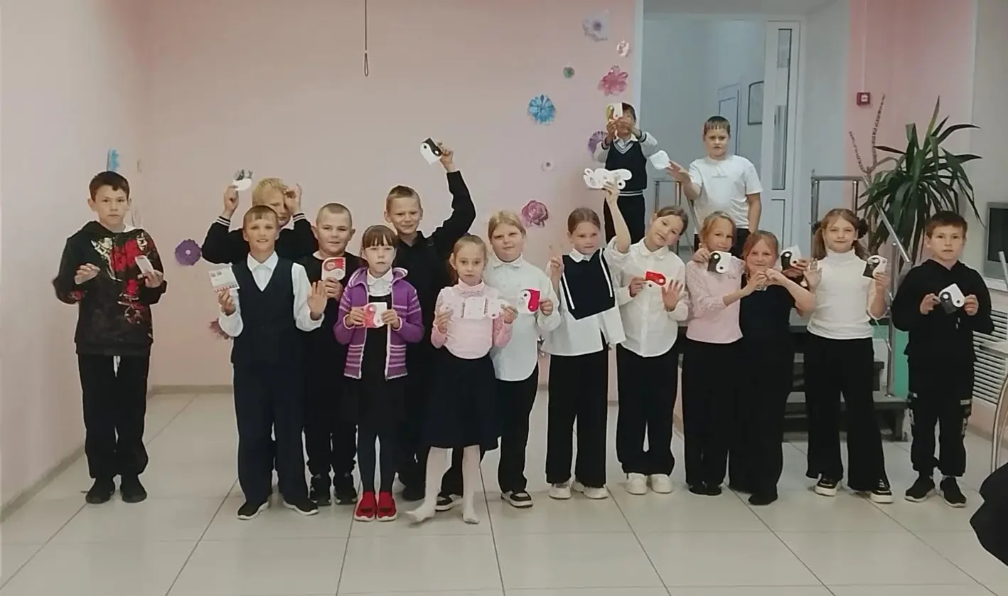 Сегодня на кружке "Сувенир" в Шатровском доме культуры царила особая атмосфера тепла и ...