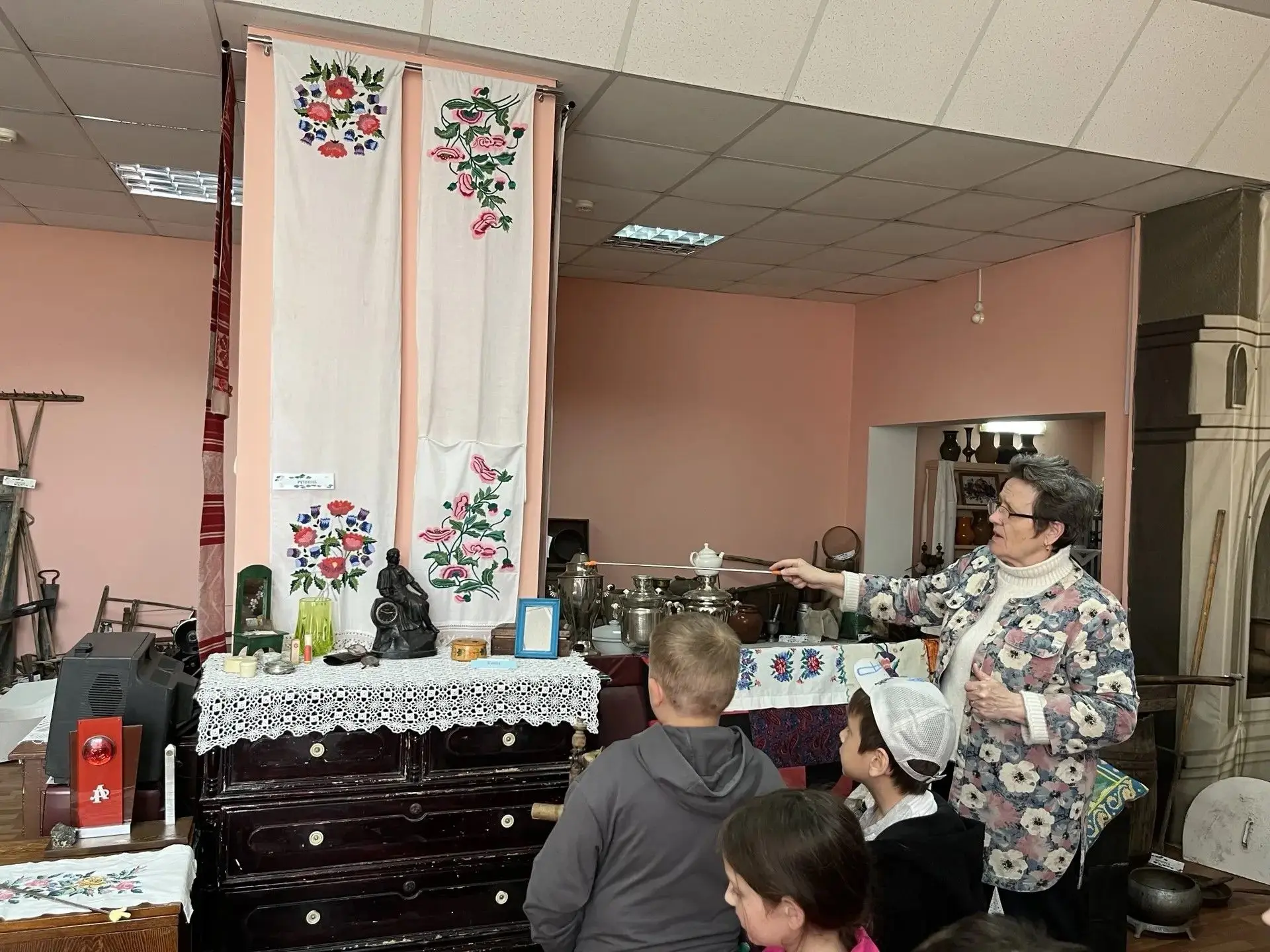 В дождливый день лета воспитанники пришкольной площадки МОАУ СОШ с. Пригородного не скучали, а посет