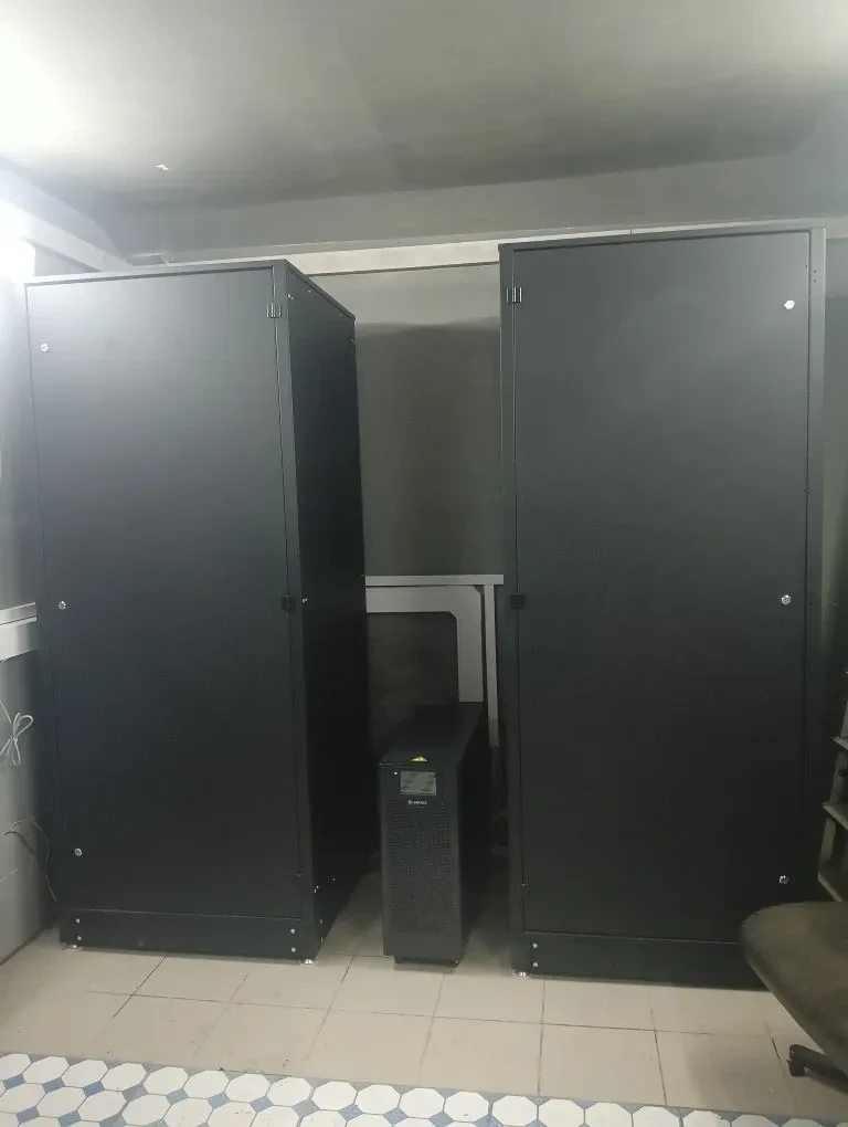 ⚡  Резервное электроснабжение до 38 часов. В основе — ИБП LANCHES L700-H 30 kVA + ZONT.
