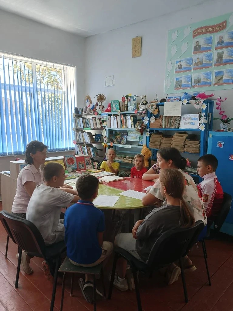 В Роскошненской библиотеке прошло громкое чтение в рамках всероссийской акции «Великое наследие Влад